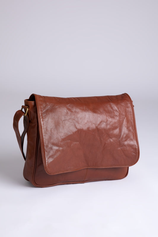 Oakly Messenger Bag